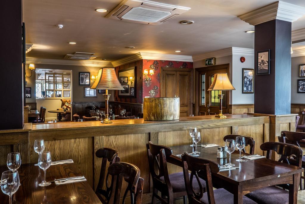 Bridge Hotel Greenford  Eksteriør billede