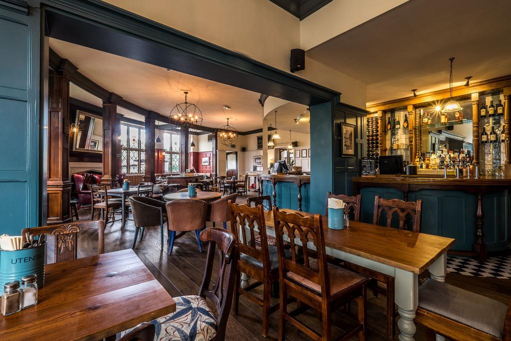 Bridge Hotel Greenford  Eksteriør billede