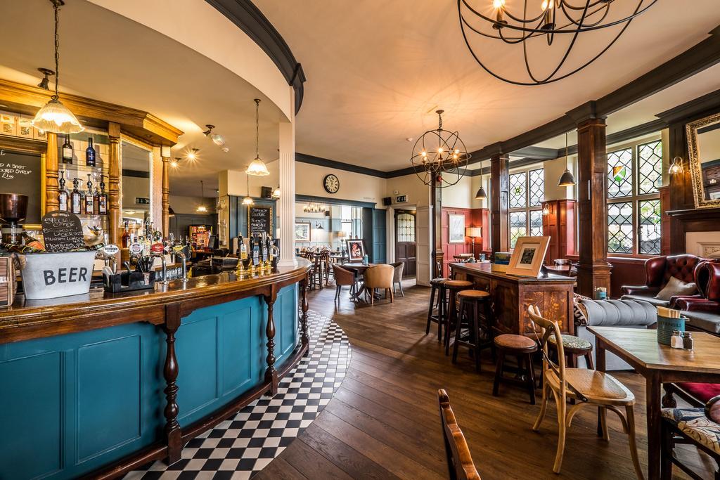 Bridge Hotel Greenford  Eksteriør billede