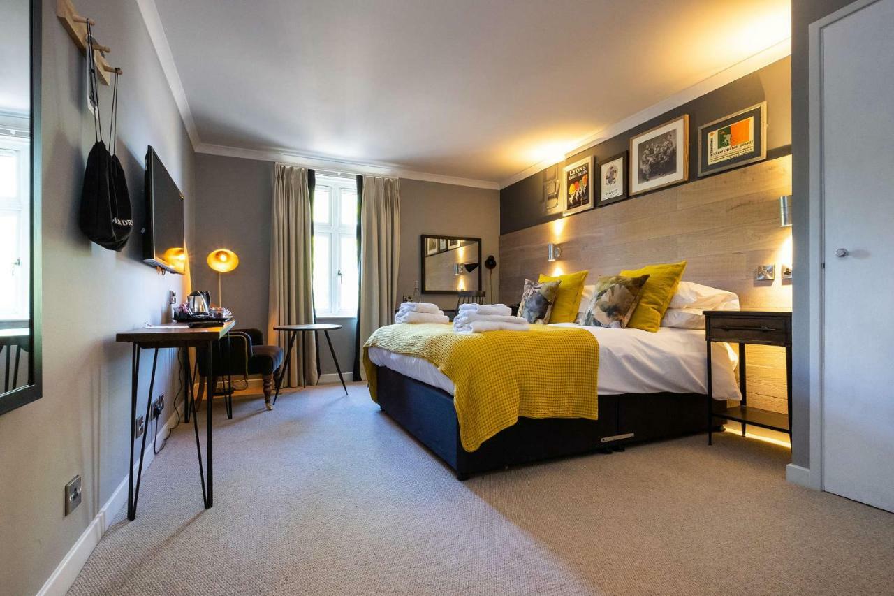 Bridge Hotel Greenford  Eksteriør billede
