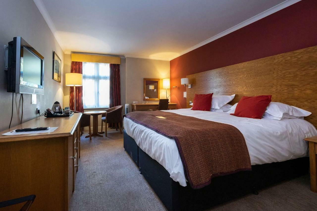 Bridge Hotel Greenford  Eksteriør billede