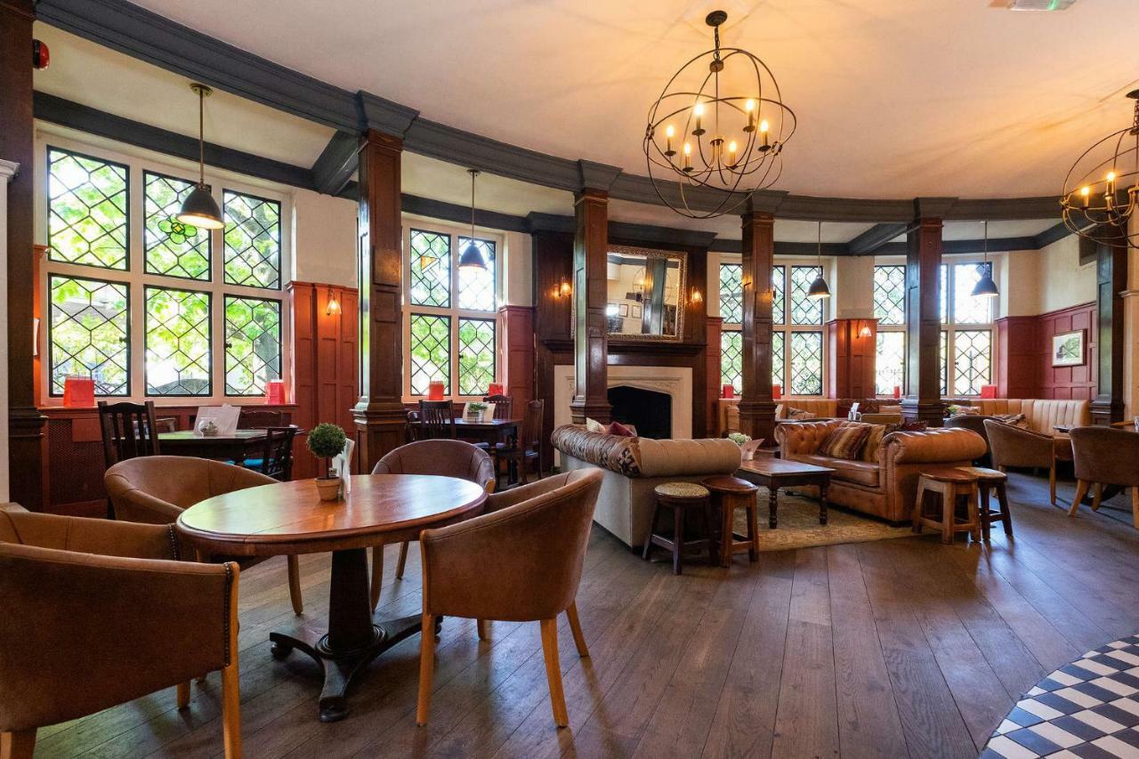 Bridge Hotel Greenford  Eksteriør billede