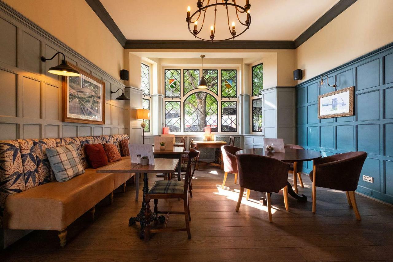 Bridge Hotel Greenford  Eksteriør billede