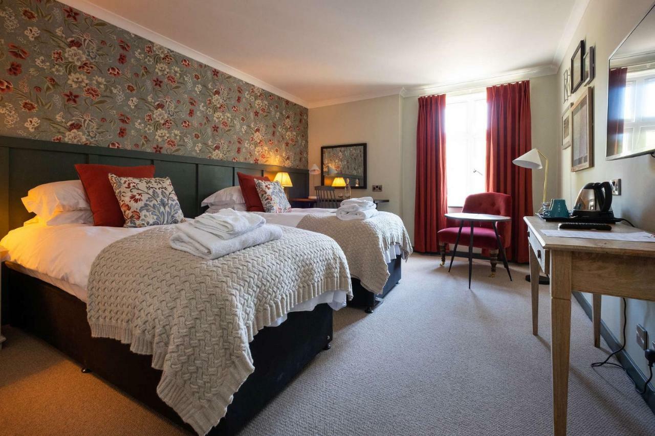 Bridge Hotel Greenford  Eksteriør billede